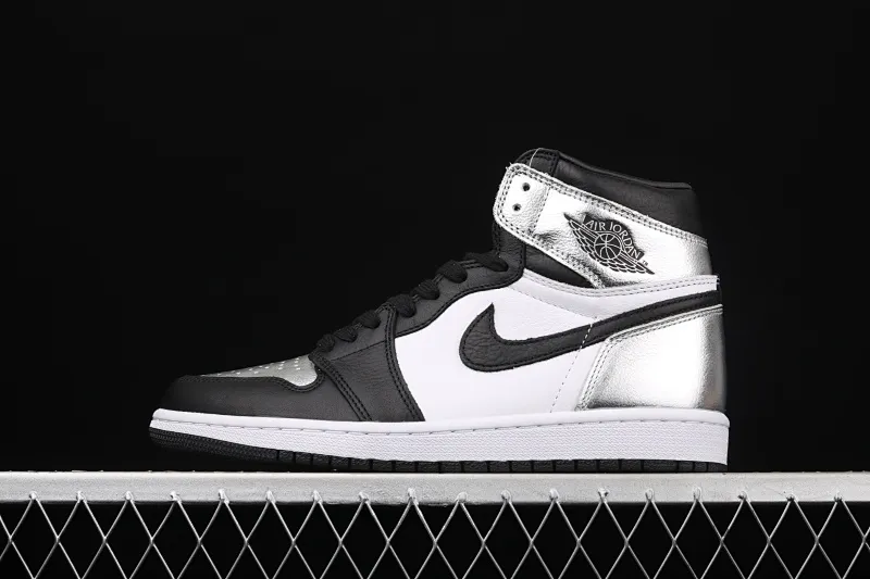 All categories Air Jordan Jordan series basketball shoes Air Jordan 1 High Air Jordan 1 High OG Wmns "Silver Toe" AJ1 Joe 1 metallic black silver silver toe CD0461-001